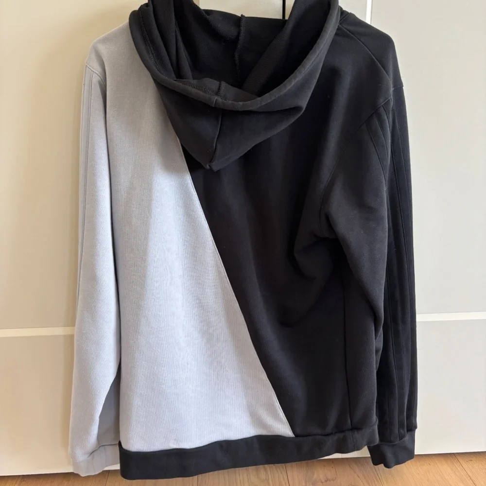 Adidas Hoodie Sweatshirt Men's Size Medium Black Gray Pullover Damian Lillard - Picture 2 of 4